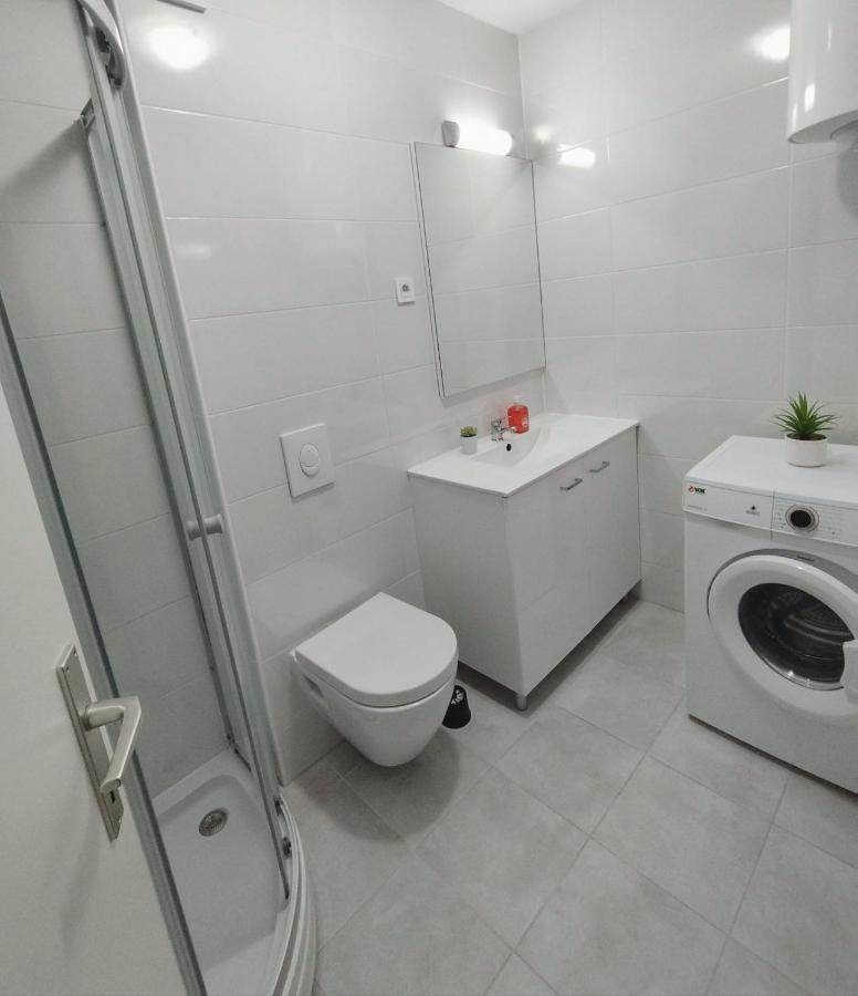 Apartment Sanya #3 Любляна Екстер'єр фото