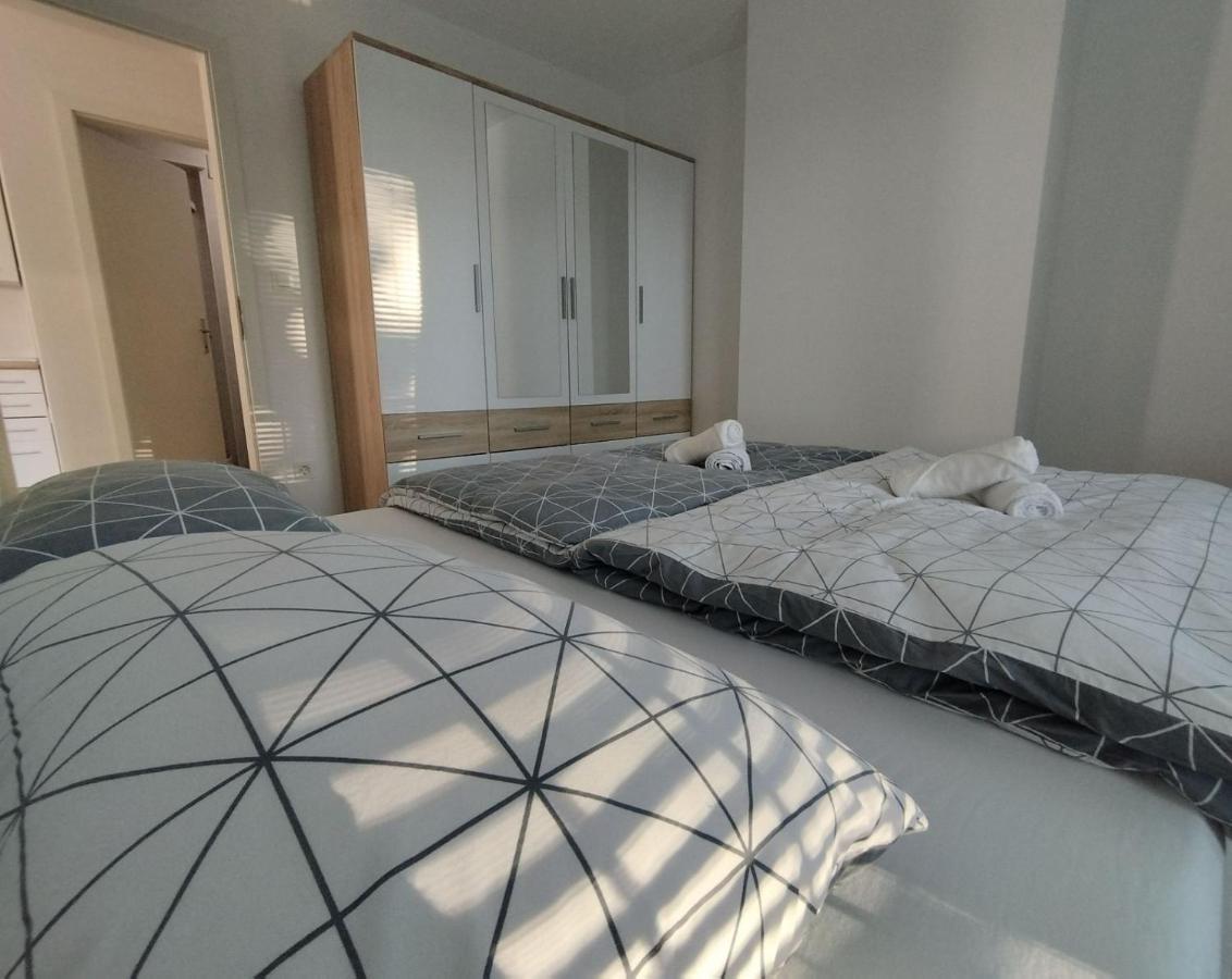 Apartment Sanya #3 Любляна Екстер'єр фото